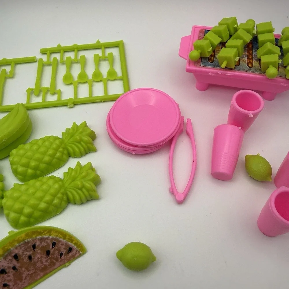 Barbie Hawaiian Ice Party Set Playset Accessories 1990 Pink & Green Fruit +